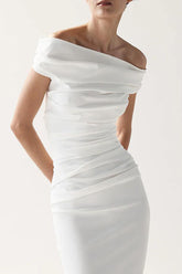 Vestido de noche formal liso con hombros descubiertos y pliegues